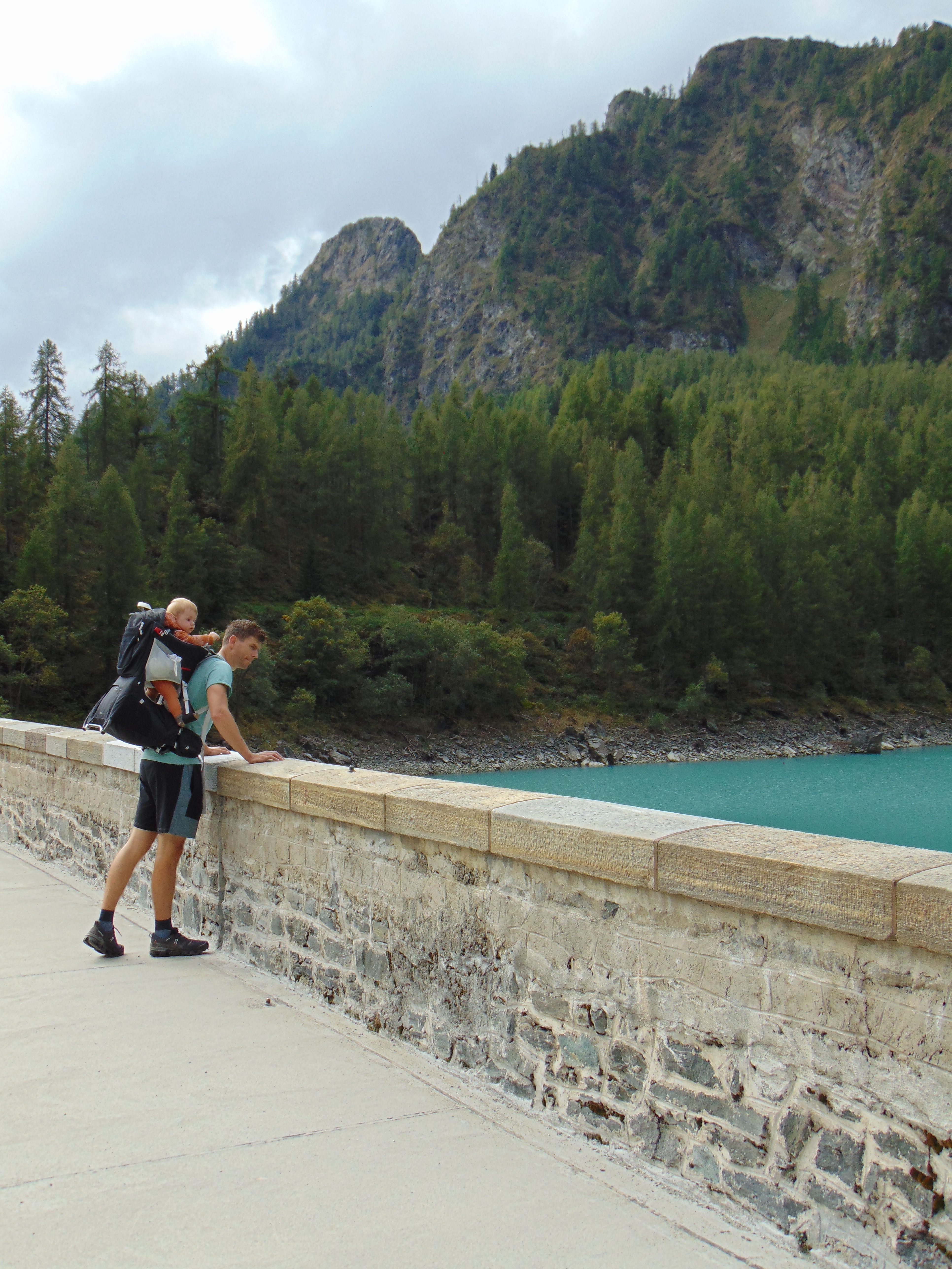 Vader en kind bij Lago alpe del Cavalli